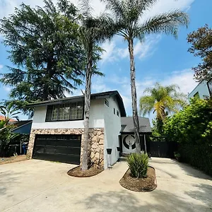 Charming Duplex In Sherman Oaks Los Angeles